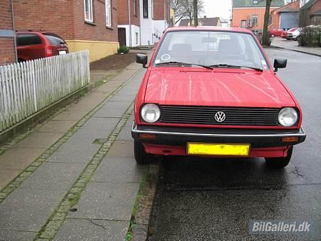 VW polo fox (solgt) - dræbersneglen skodaen står i baggrunden billede 1