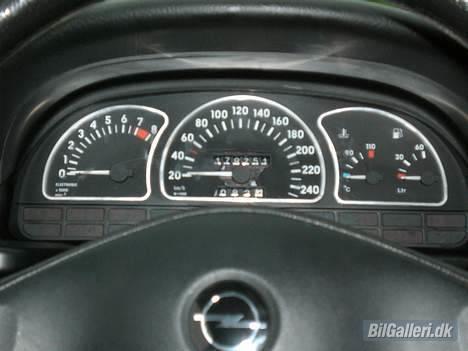 Opel vectra 2000 SOLGT - satte chrom ringe i, ser da nogenlunde ud billede 6