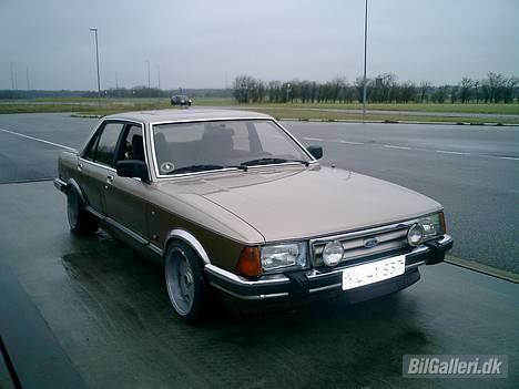 Ford granada ghia 2.8 solgt - med de nye fælg. billede 1