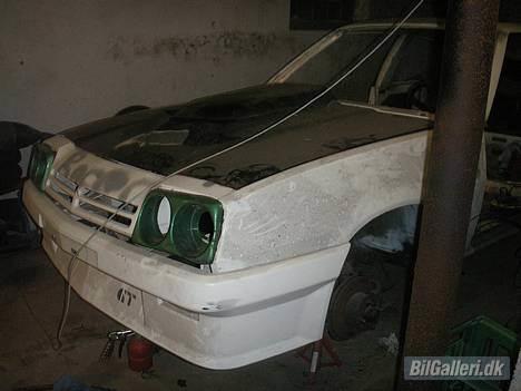 Opel manta b cc (solgt) - alt lige sat løst på:D billede 1