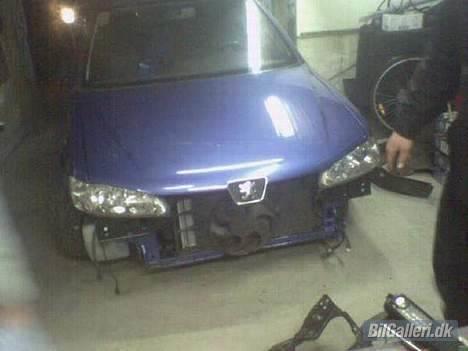 Peugeot 306 ( SOLGT) - næsten samlet. nye forlygter.. billede 2