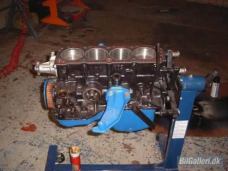 Ford Sierra - ny honet cyl. samt nye stempelringe billede 12