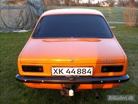 Opel kadett c limo - passer fint med sorte lygter og bagrude til den orange farve billede 5