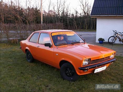 Opel kadett c limo - den ser jo sød ud som den står der  billede 10