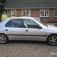 Peugeot 306