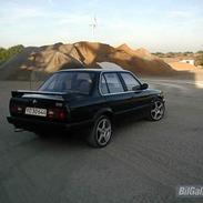 BMW E30 320i (SOLGT)