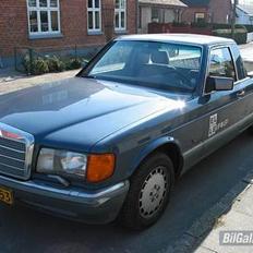 Mercedes Benz 560 sel pick up