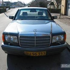 Mercedes Benz 560 sel pick up