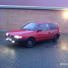 Nissan sunny 1,4i lx