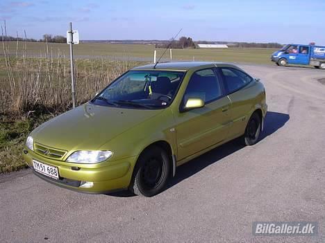 Citroën Xsara Coupé 1.6i *SOLGT* - Samme dag som jeg fik den... Der blev da lavet lidt ved den i tidens løb! billede 18