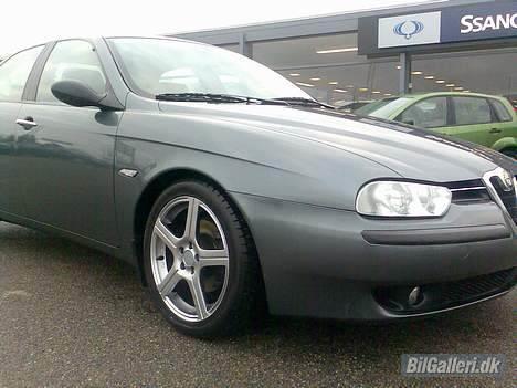 Alfa Romeo 156 (SOLGT) - Der er ikke meget frihøjde længere. :-) billede 1
