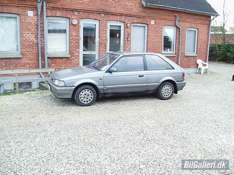Mazda 323 BF SOLGT billede 1