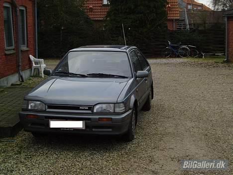 Mazda 323 BF SOLGT billede 3