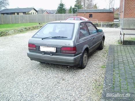 Mazda 323 BF SOLGT billede 6