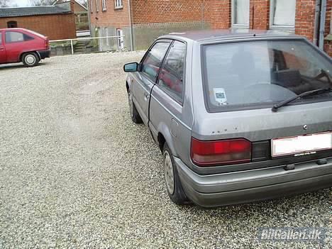 Mazda 323 BF SOLGT billede 7