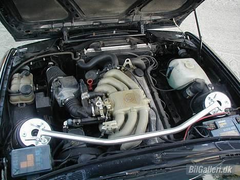 BMW E30 320i (SOLGT) billede 5