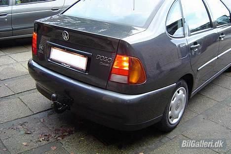 VW Polo Classic [SOLGT] - Trækkrogen er blevet pudset, slebet, pudset igen og så malet i sort.  billede 12