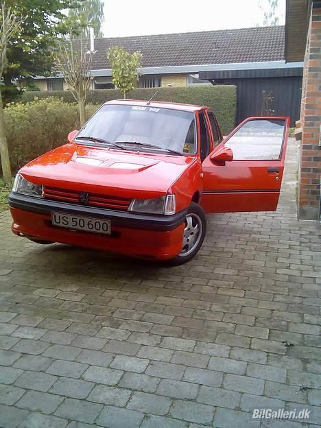 Peugeot 205 projekt nye billeder - som den står nu billede 1
