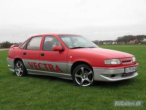 Opel Vectra a  -Solgt-    :S - Fra afstand.. billede 3