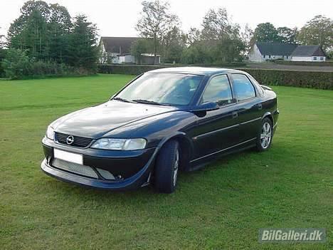 Opel Vectra B - Før Heckvinge og toning blev på monteret billede 4