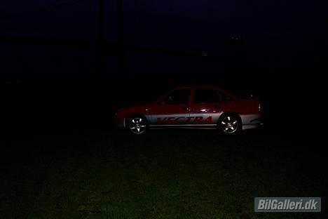 Opel Vectra a  -Solgt-    :S - NYT BILLEDE ... Undskyld det grå vejr :S billede 5