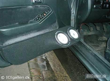 Honda Accord - Støbte dørsider billede 2