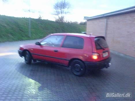 Nissan sunny 1,4i lx billede 1