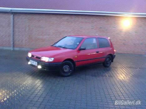 Nissan sunny 1,4i lx billede 2