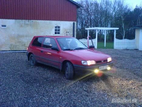 Nissan sunny 1,4i lx billede 5