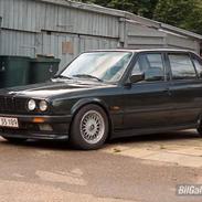 BMW 320i e30