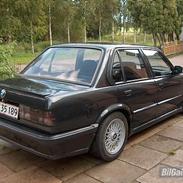 BMW 320i e30