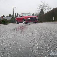 BMW 320i 2,0 E30 død