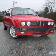 BMW 320i 2,0 E30 død