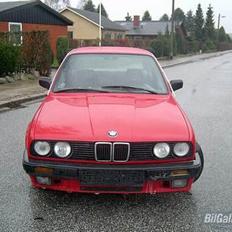 BMW 320i 2,0 E30 død