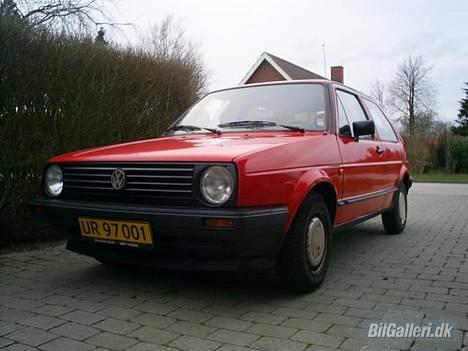 VW 1.6 Diesel - Sådan ser vognen ud, når ens svigermor har svinget polèr kluden.. billede 1