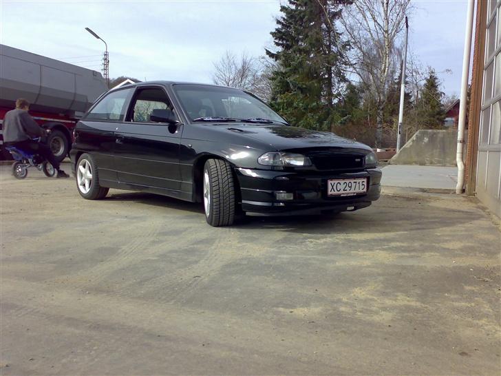 Opel Astra F GSi - Solgt - Gammelt billed med mine vinter alufælge:) billede 11