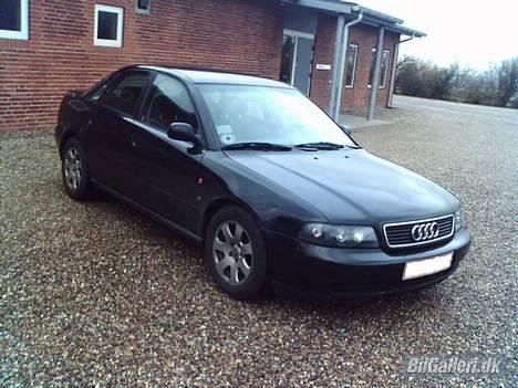 Audi A4 B5 2,6 billede 1