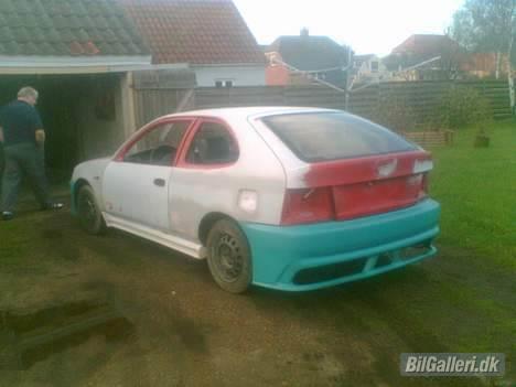 Toyota Corolla (DØD) - lige inden den skulle til maleren ;) billede 2