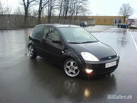 Ford fiesta trend - 3 bagerste ruder er tonet billede 1