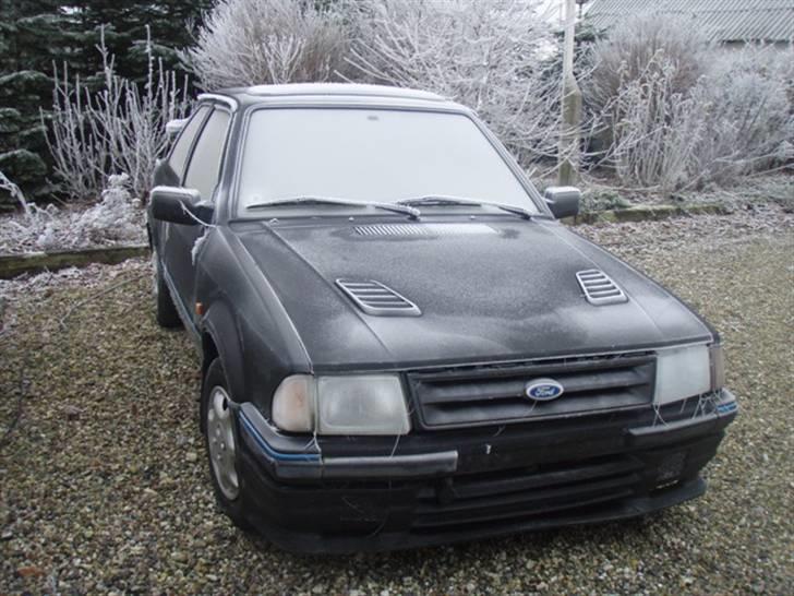 Ford XR3I *Projekt*  - Frost på bilen..  Ser nu ret cool ud billede 6