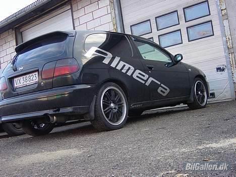 Nissan almera *SOLGT* billede 1