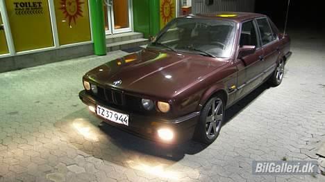 BMW 324 billede 1
