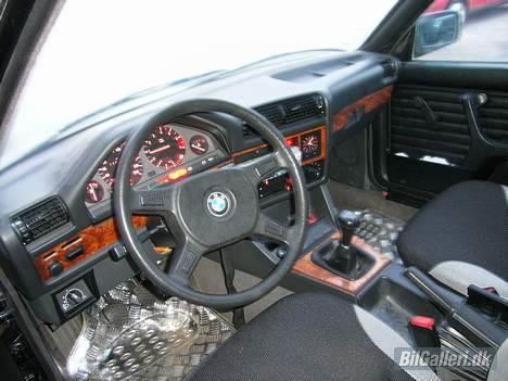 BMW 324 billede 10
