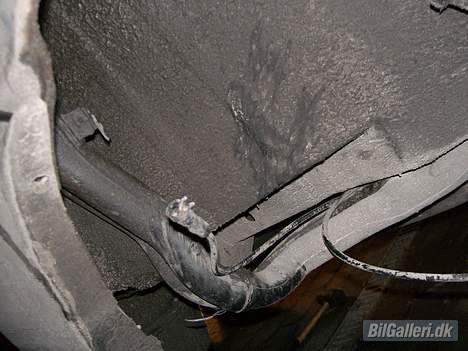 Ford Escort "Solgt" - lidt løse småting efter uheldet, de er nok ikke vigtige... billede 18