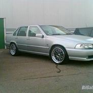 Volvo S70R  