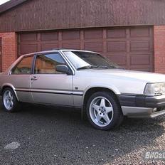 Volvo 780 BERTONE 