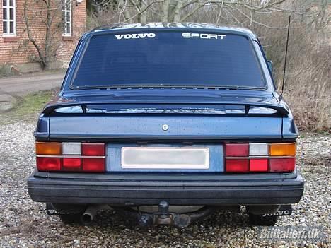 Volvo 240 "Skrot" - Det er sådan de fleste ser Volvoen....... billede 2