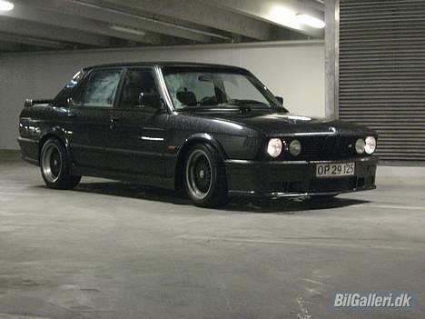 BMW e28 (SOLGT) billede 2