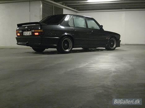 BMW e28 (SOLGT) billede 3
