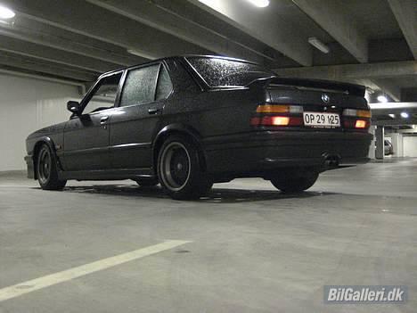 BMW e28 (SOLGT) billede 4